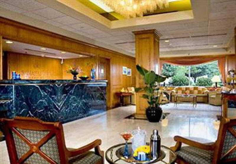 Le Meridien Chicago - Oakbrook Center Hotel 4*